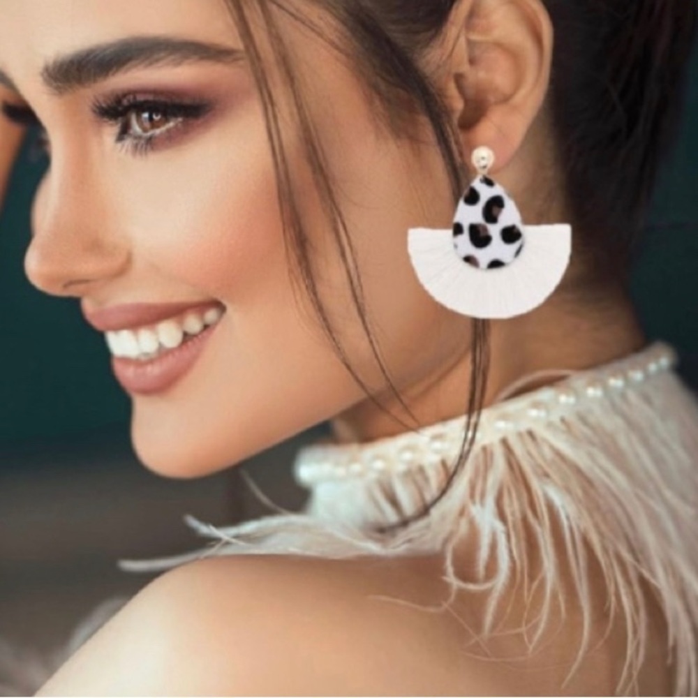 Beautiful Leopard Tassel Earrings 😻